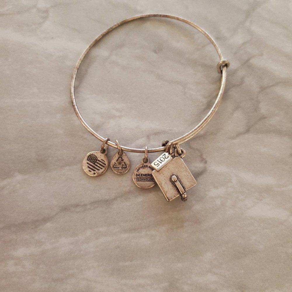 🎓 Alex and Ani Silver 2015 Graduation Cap Expandable Charm Bracelet 🎓 - Picture 1 of 3